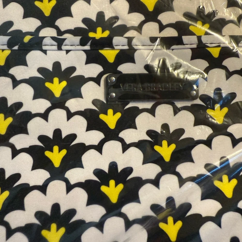 Neoprene 15” laptop case Vera Bradley new
